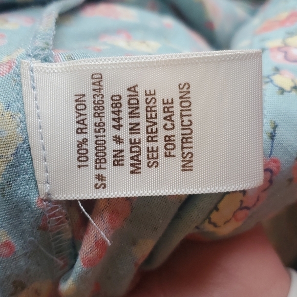 NWT Love Fire Floral Flowy Shorts Sz Med - Picture 5 of 5